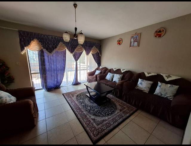 2 BEDROOM PROPERTY TO RENT IN MUCKLENEUK